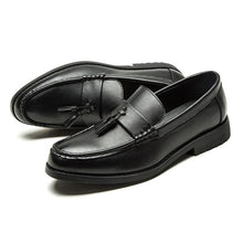 Load image into Gallery viewer, 2019 Men Dress Shoes Handmade Brogue Style Paty Leather Wedding Shoes Men Flats Leather Oxfords Formal Shoes
